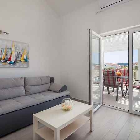 Vila Blanka Apartments Рогозница Экстерьер фото