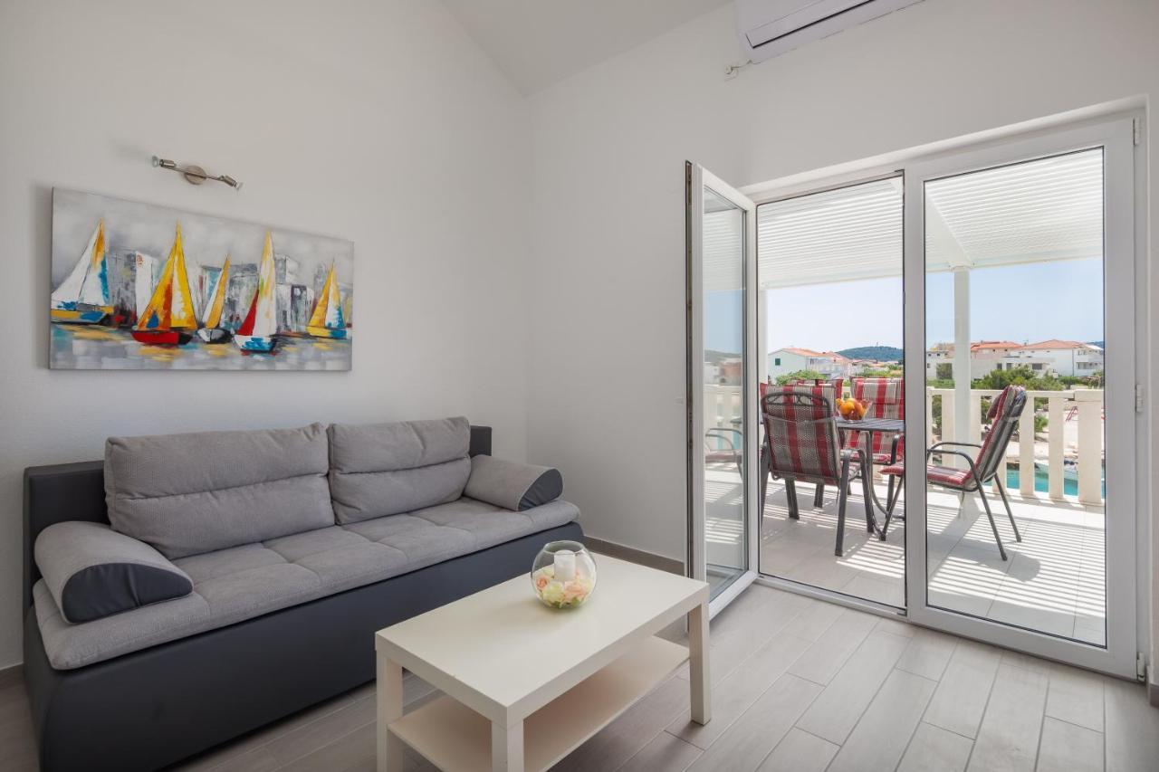 Vila Blanka Apartments Рогозница Экстерьер фото