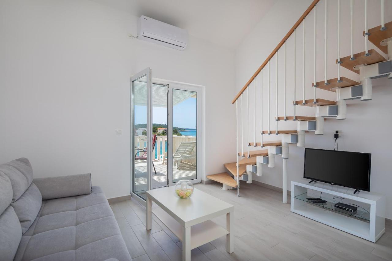 Vila Blanka Apartments Рогозница Экстерьер фото