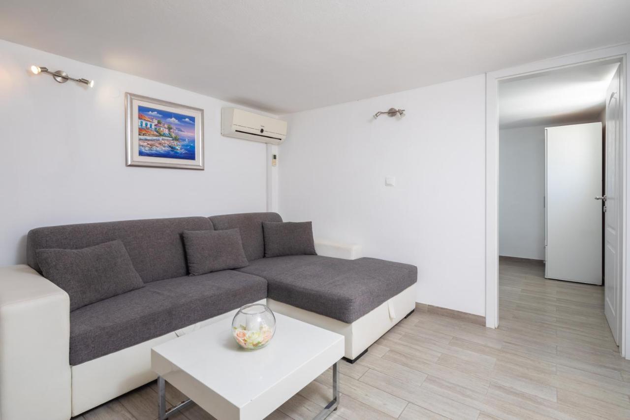 Vila Blanka Apartments Рогозница Экстерьер фото