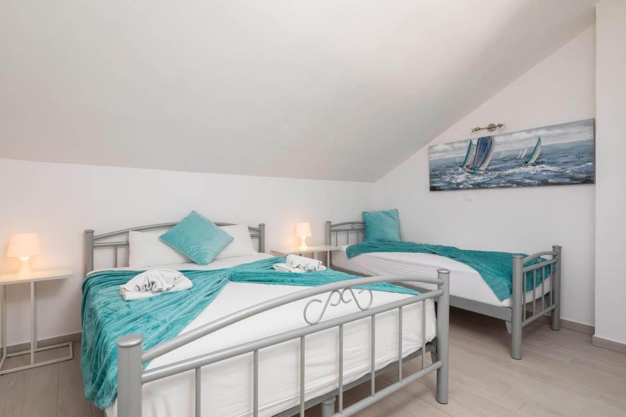 Vila Blanka Apartments Рогозница Экстерьер фото