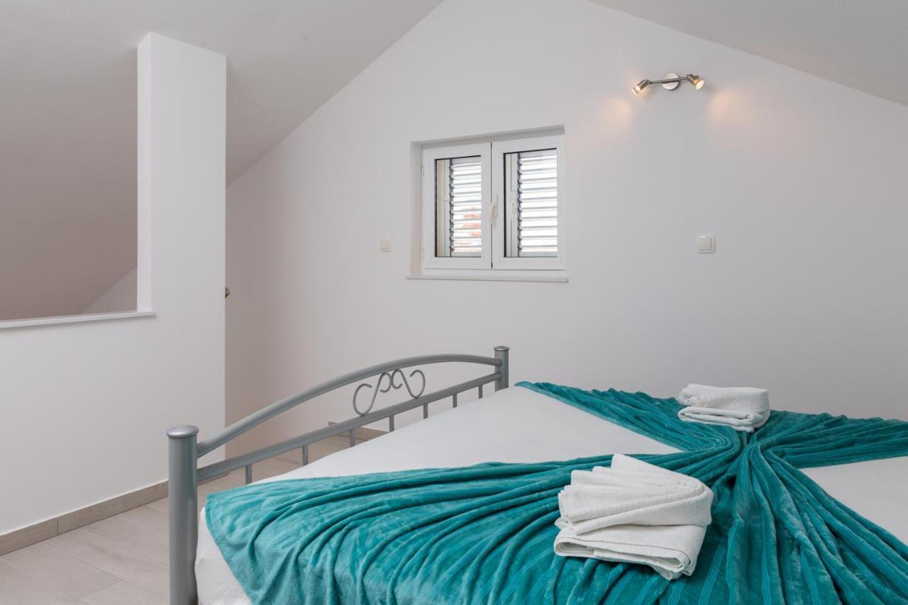 Vila Blanka Apartments Рогозница Экстерьер фото