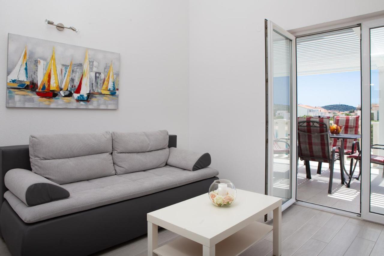 Vila Blanka Apartments Рогозница Экстерьер фото
